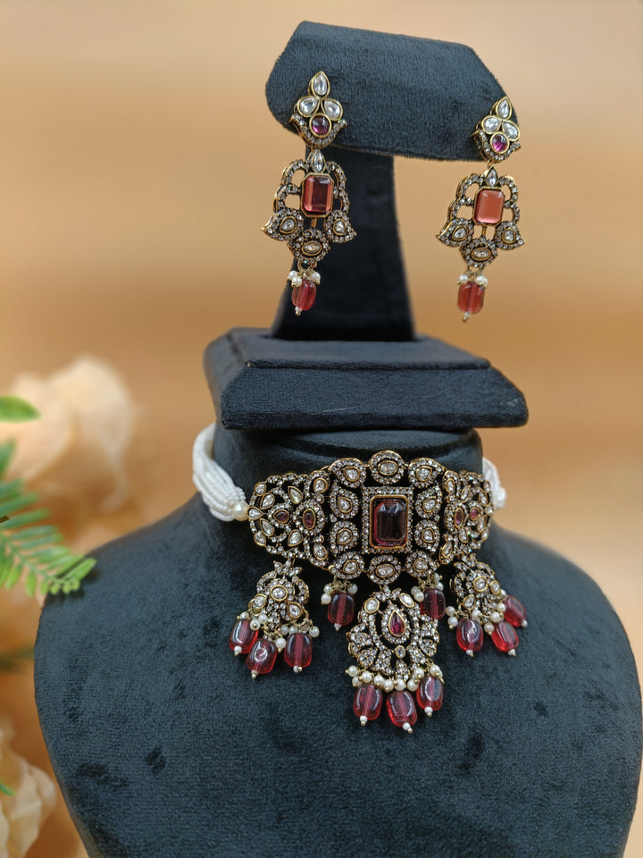 Meera Kundan Set