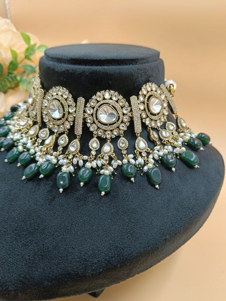 Sana Kundan Set