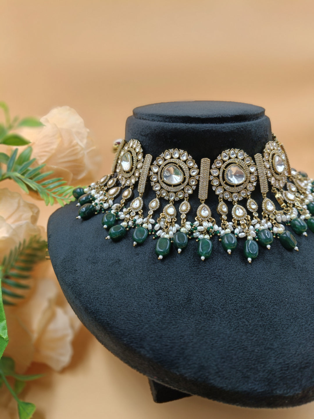 Sana Kundan Set