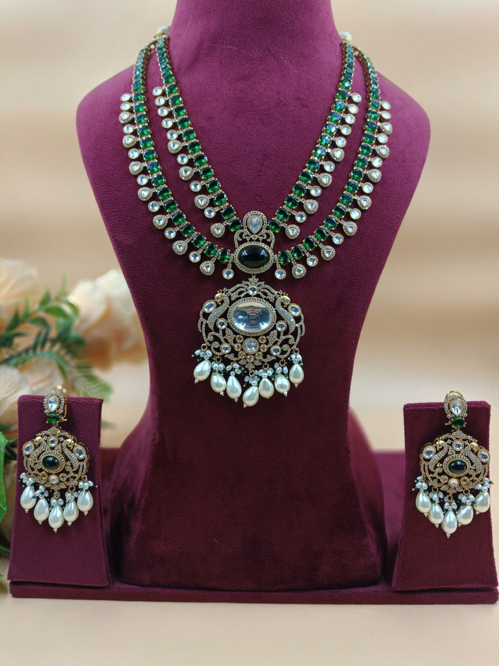 Aahana Kundan Set
