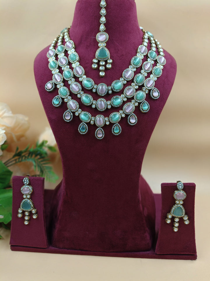 Layla Kundan Set