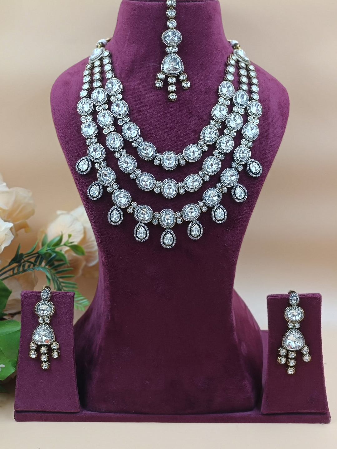 Layla Kundan Set
