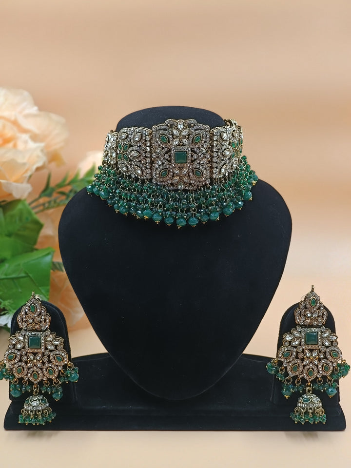 Zoha Kundan Set