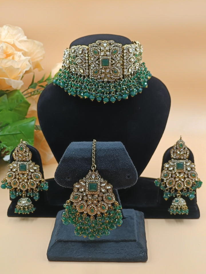 Zoha Kundan Set
