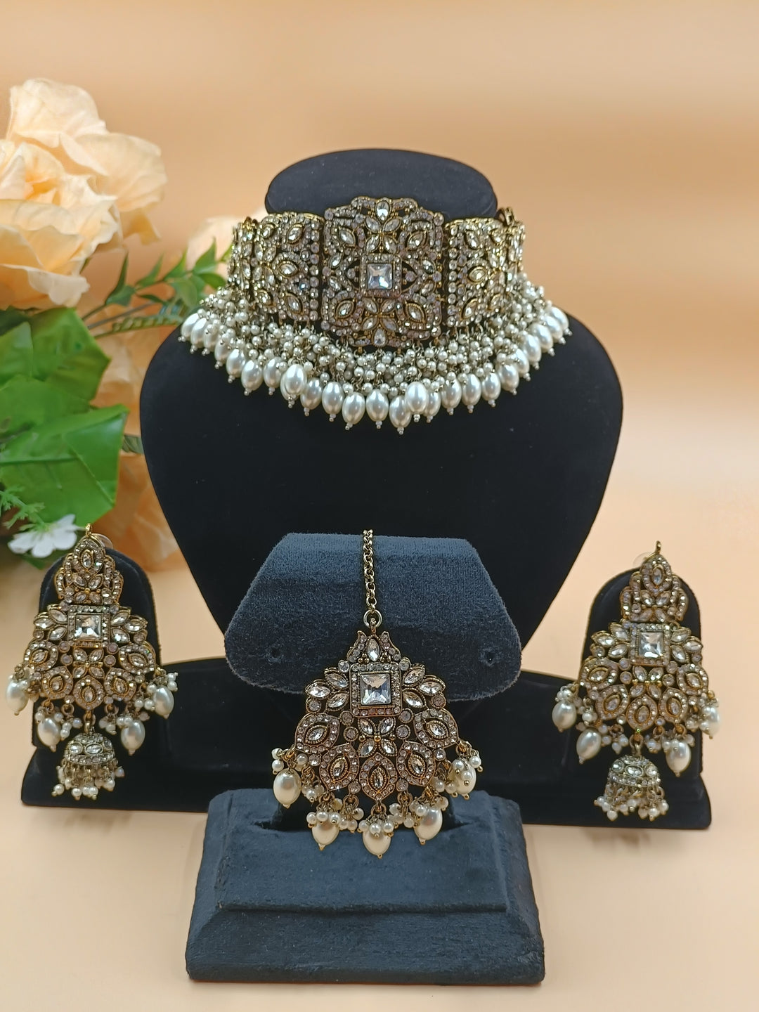 Zoha Kundan Set