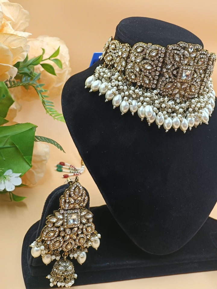Zoha Kundan Set