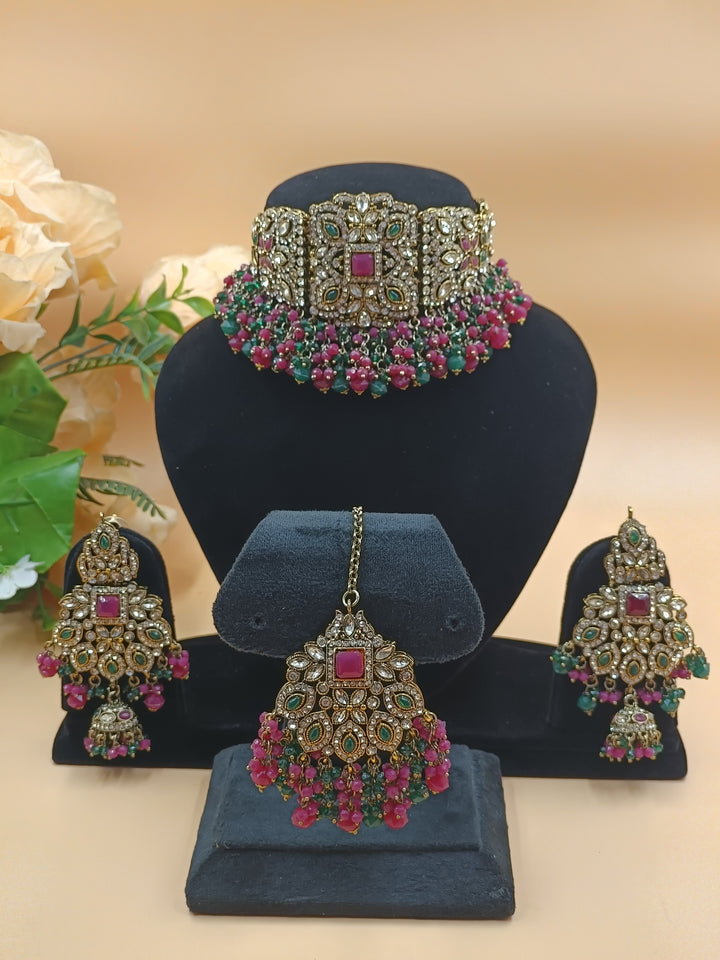 Zoha Kundan Set