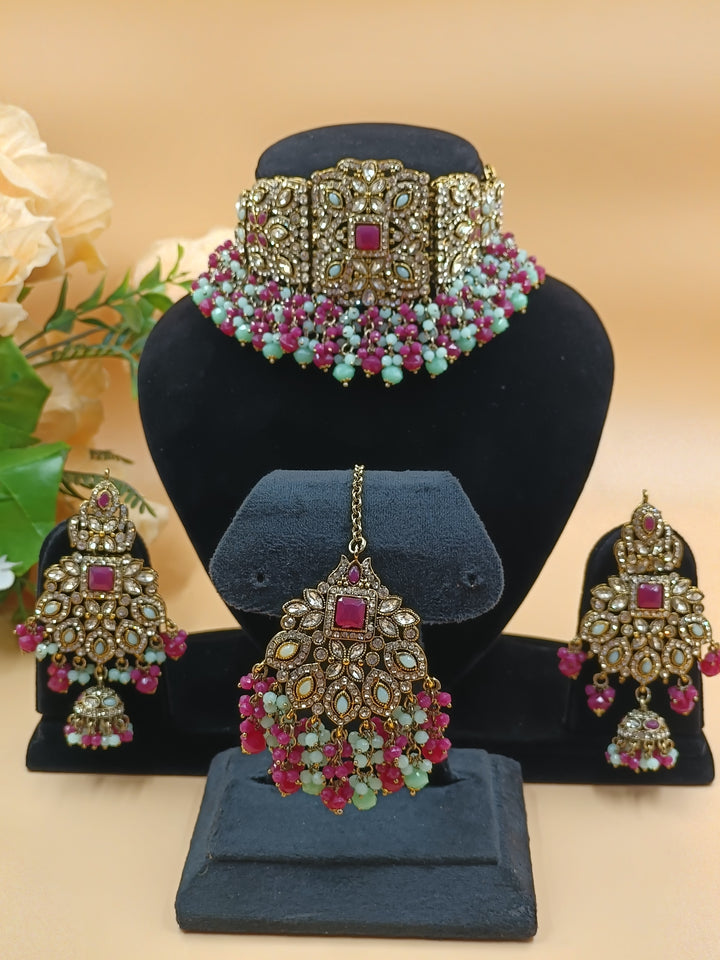 Zoha Kundan Set