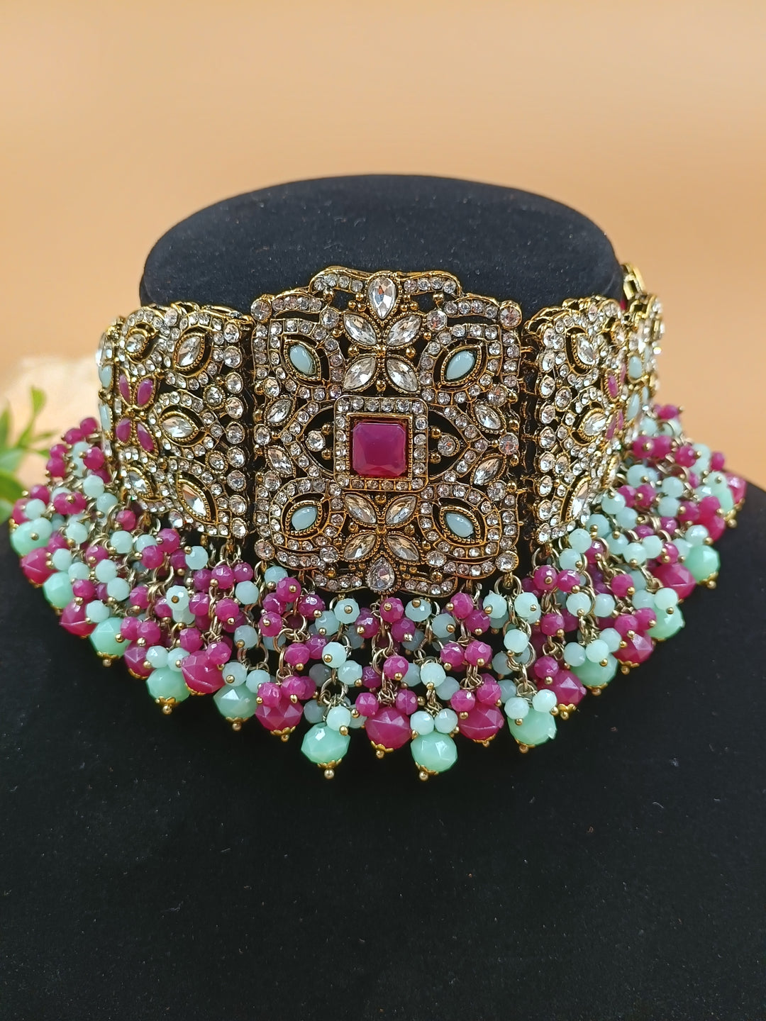 Zoha Kundan Set