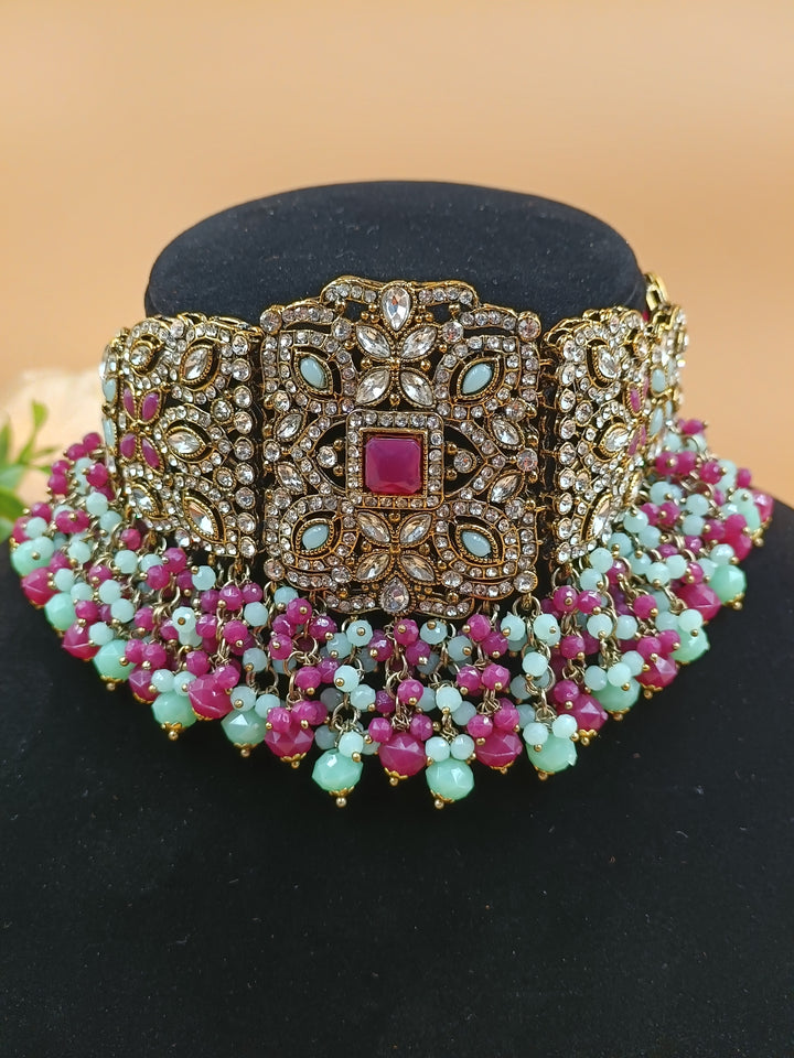 Zoha Kundan Set