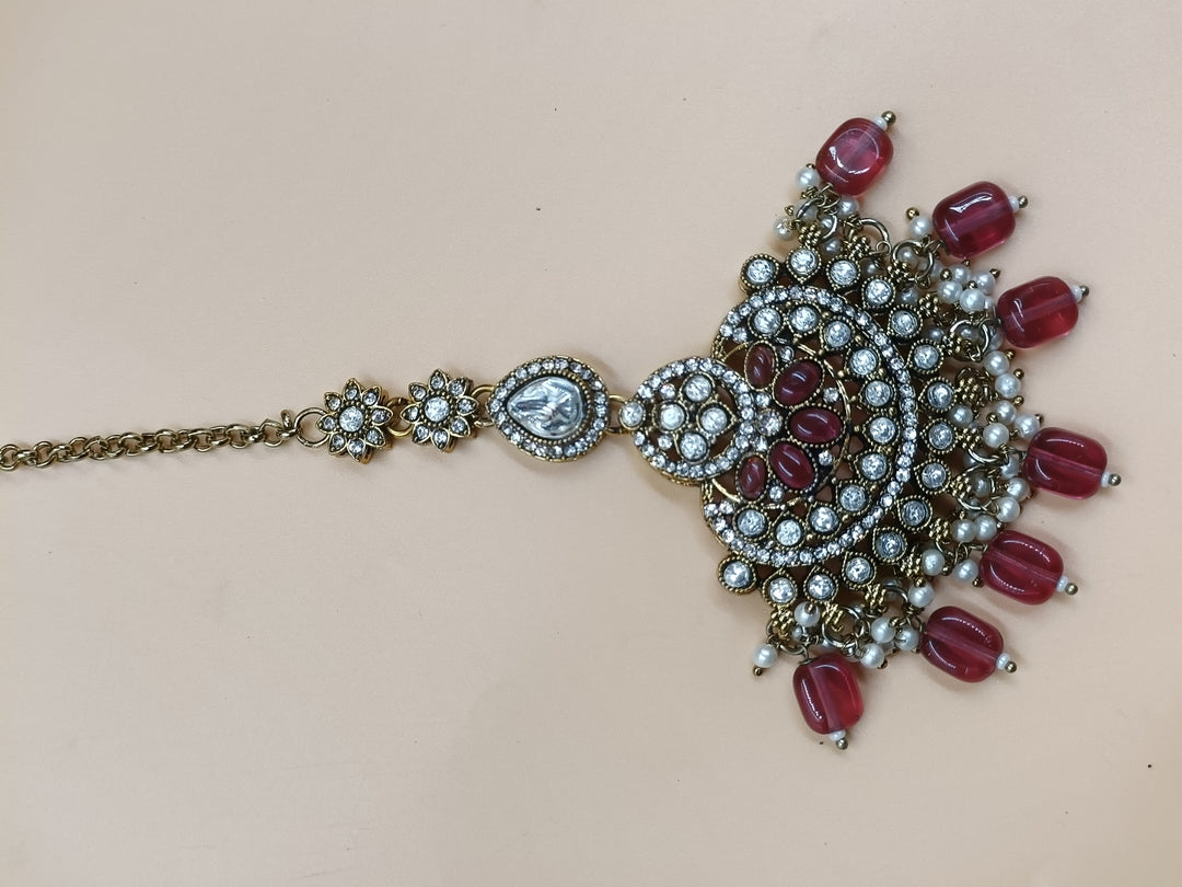 Madhuri Kundan Set