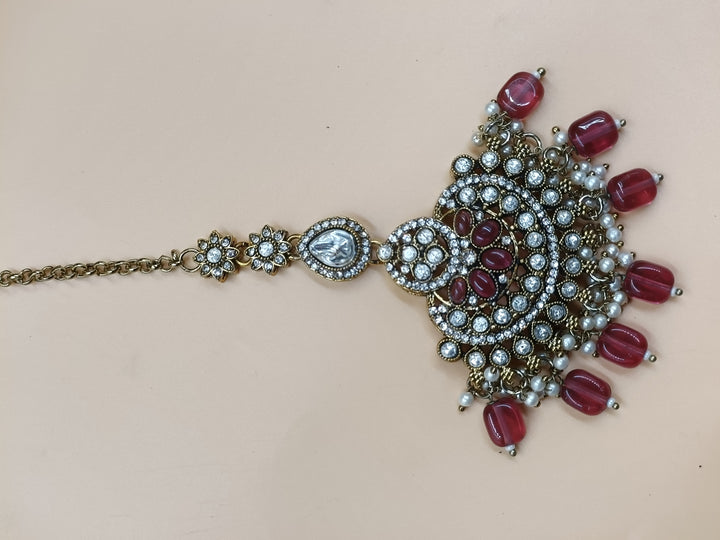 Madhuri Kundan Set