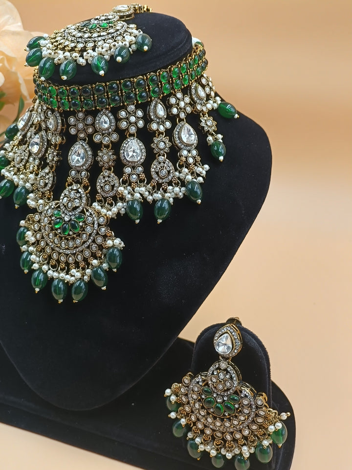 Madhuri Kundan Set