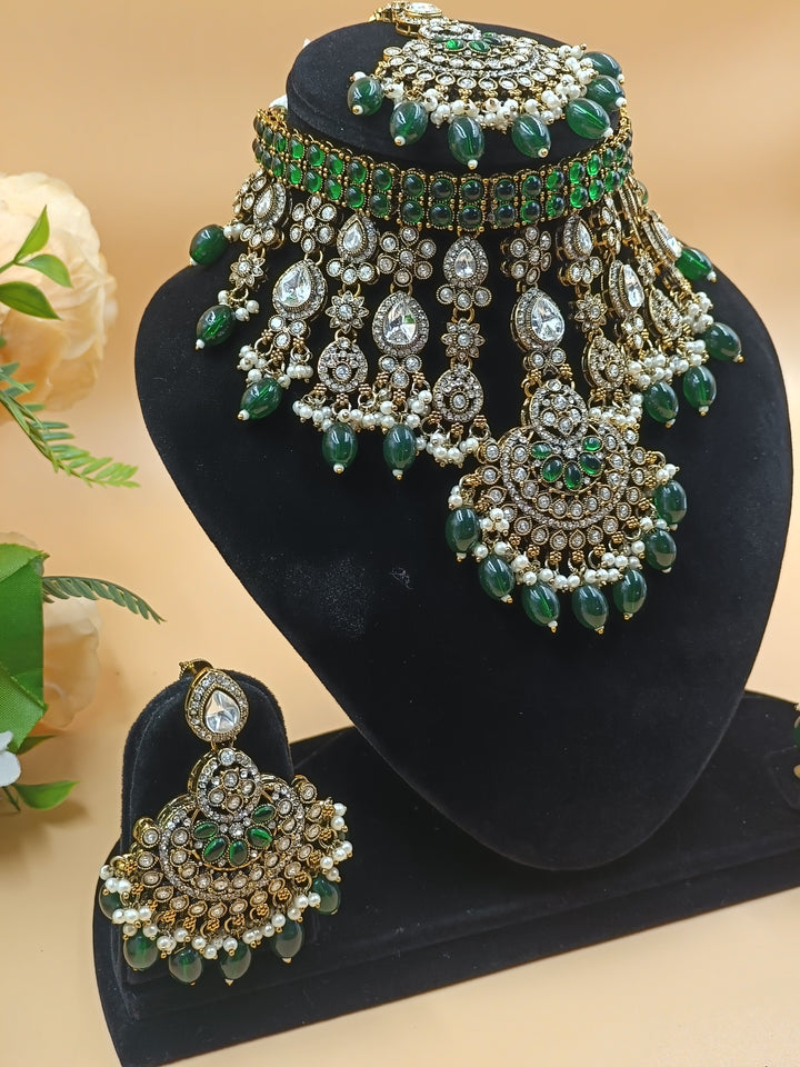 Madhuri Kundan Set