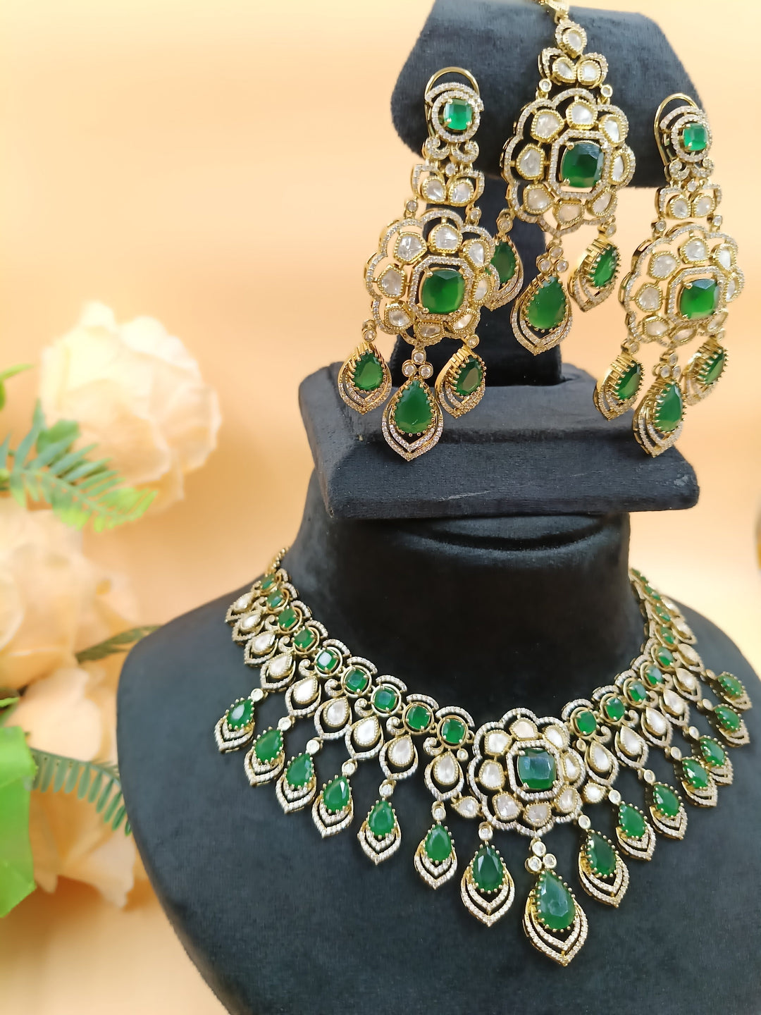 Oorja Kundan Set