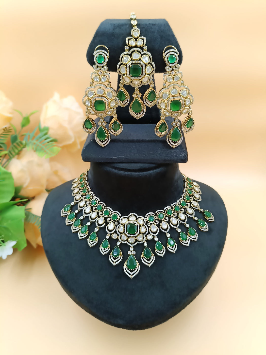Oorja Kundan Set