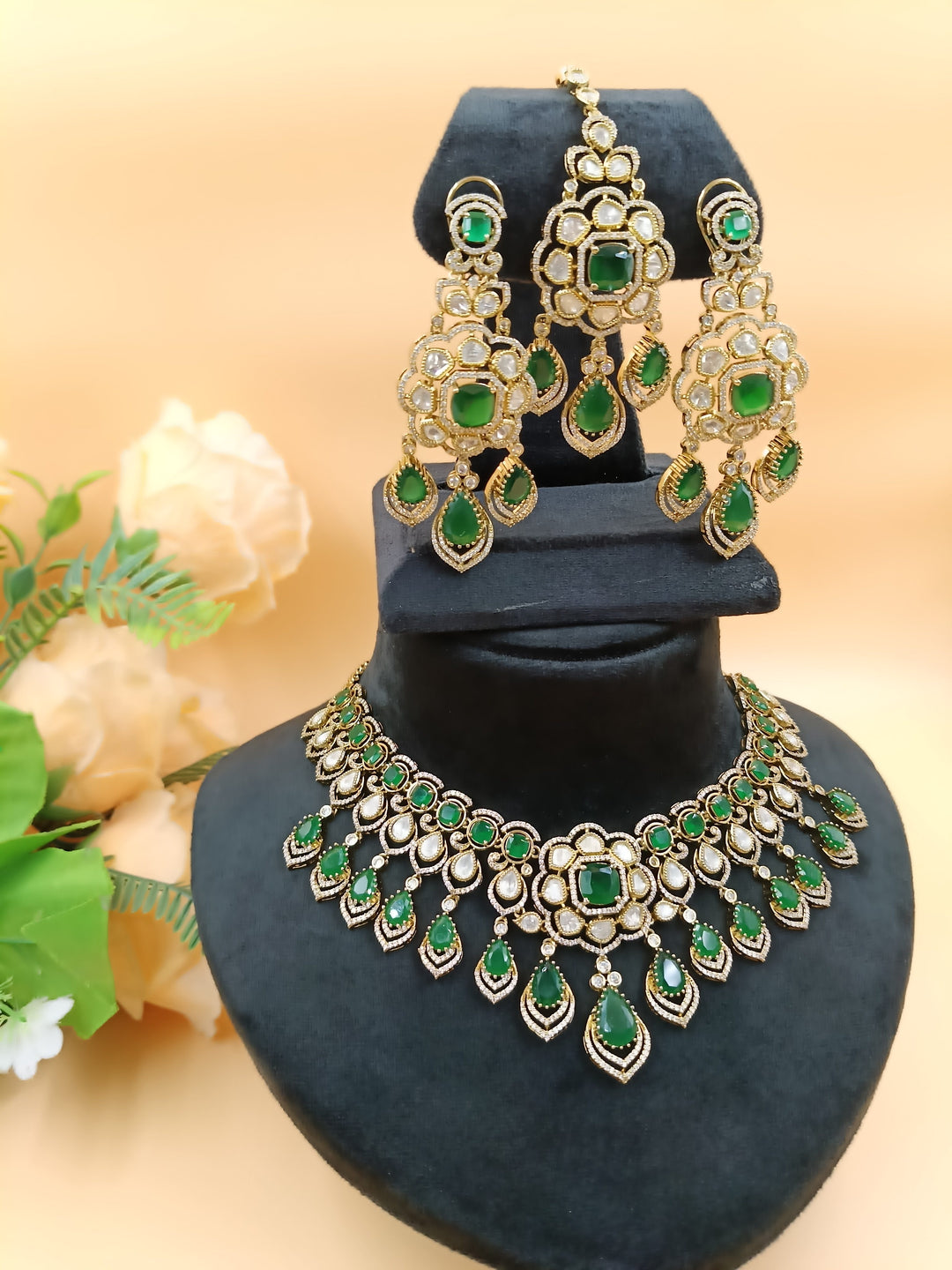 Oorja Kundan Set