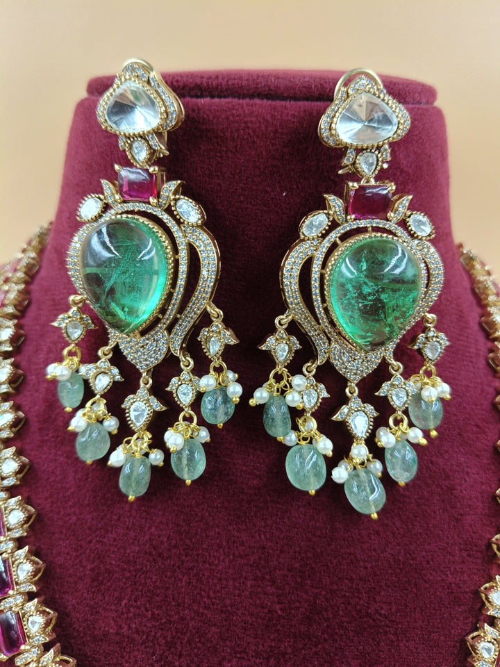 Ujjaini Kundan Set