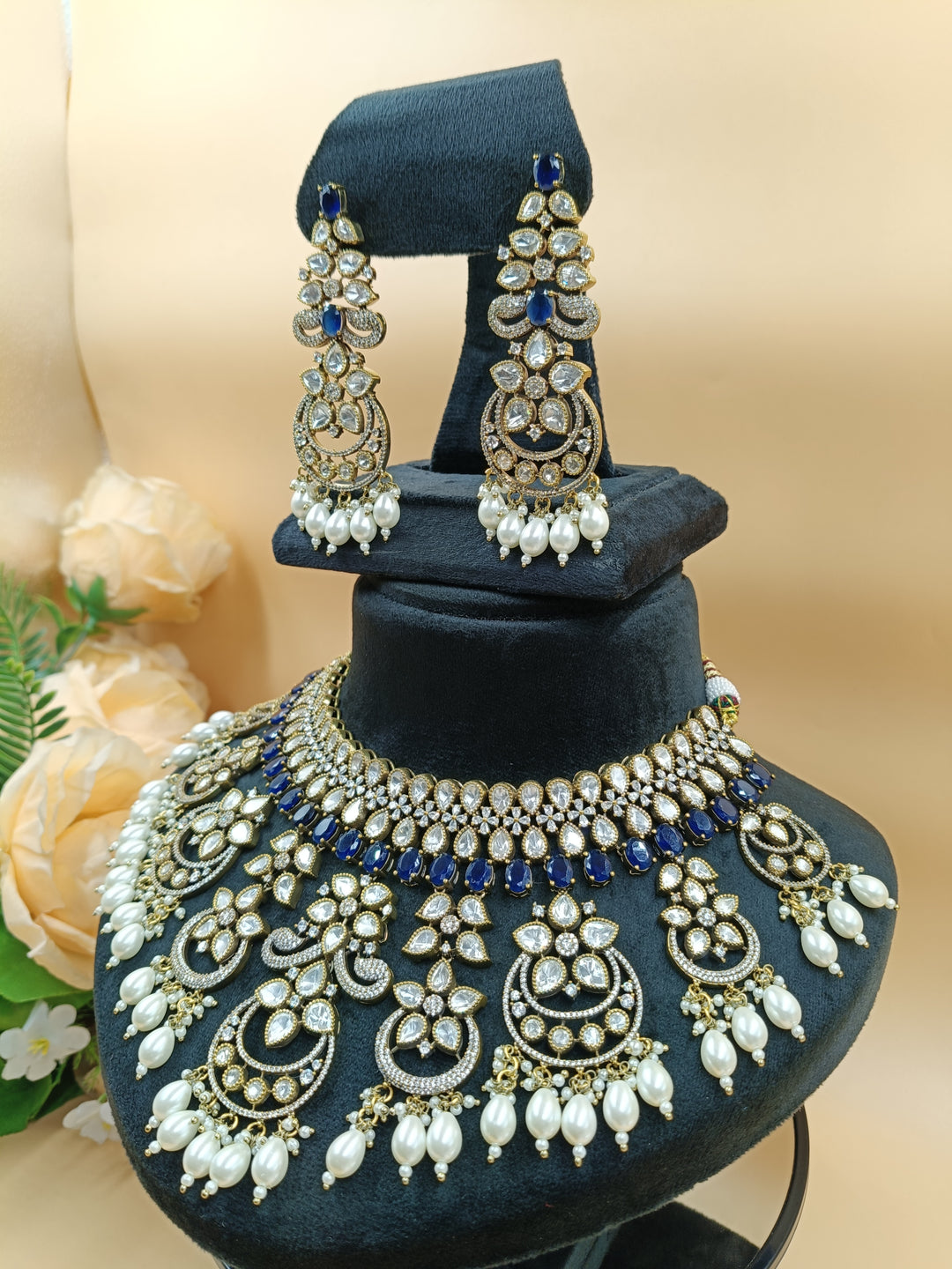 Geetika  Kundan Set