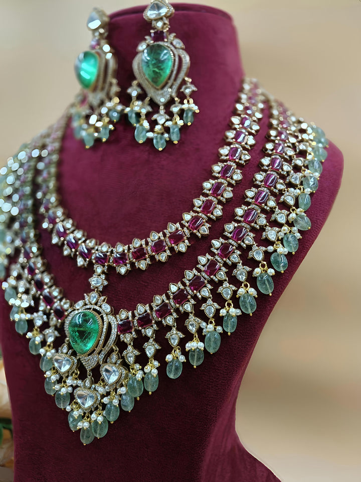 Ujjaini Kundan Set