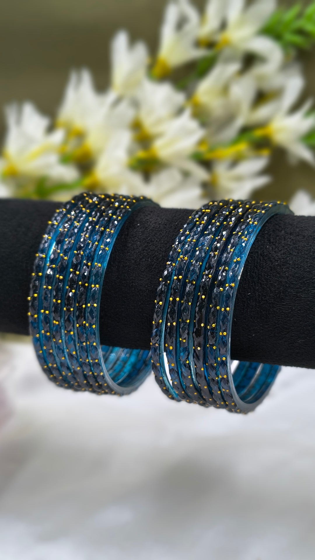 Trending Raindrop Glass Bangles