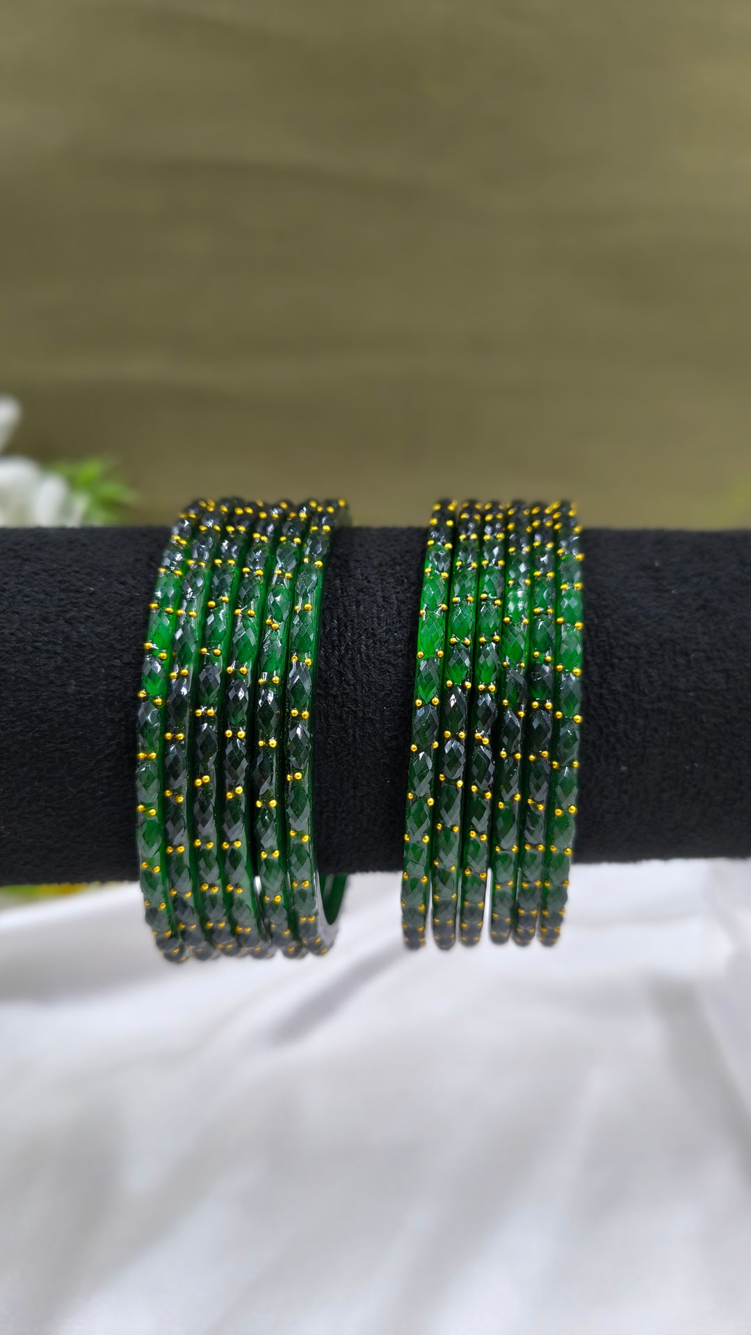 Trending Raindrop Glass Bangles