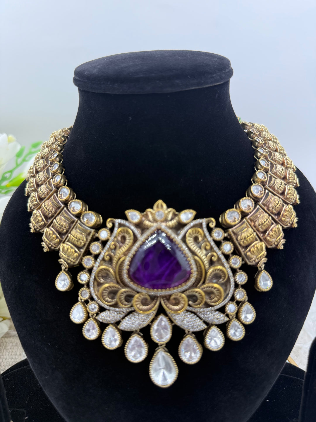 Amulya Kundan Set