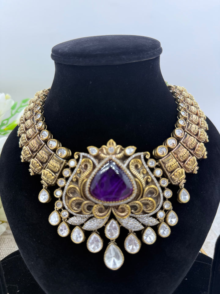Amulya Kundan Set