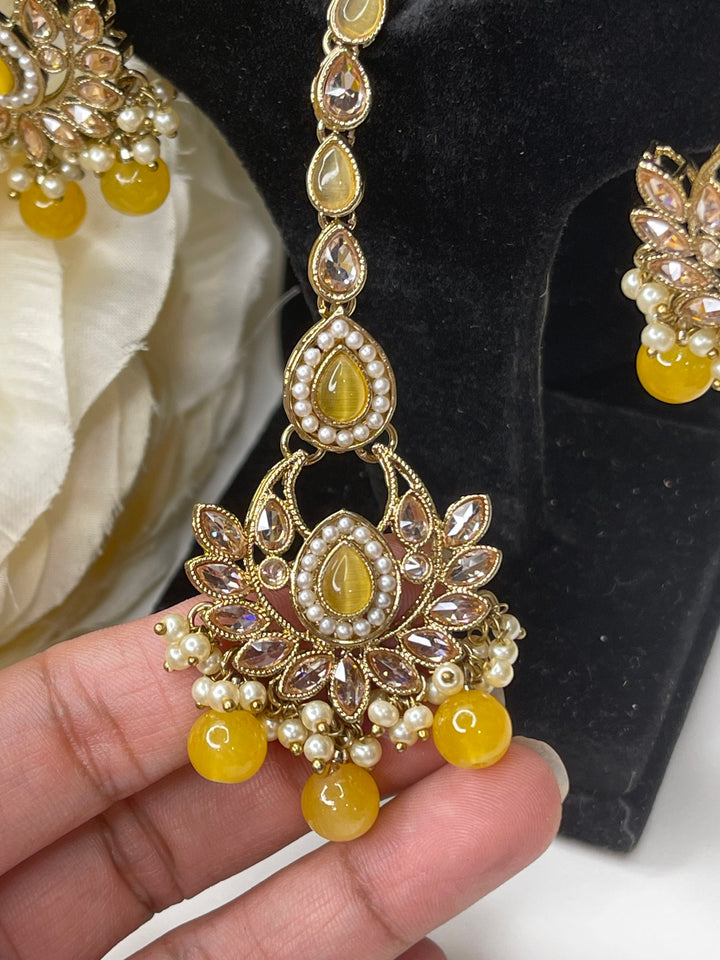 Izhaar Indian Polki Kundan Necklace with Earrings Tikka / Wedding Jewelry/ Traditional Jewelry/ Bollywood set/ Indian wedding set Muskaan
