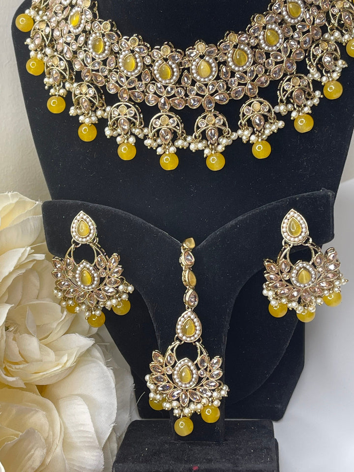 Izhaar Indian Polki Kundan Necklace with Earrings Tikka / Wedding Jewelry/ Traditional Jewelry/ Bollywood set/ Indian wedding set Muskaan