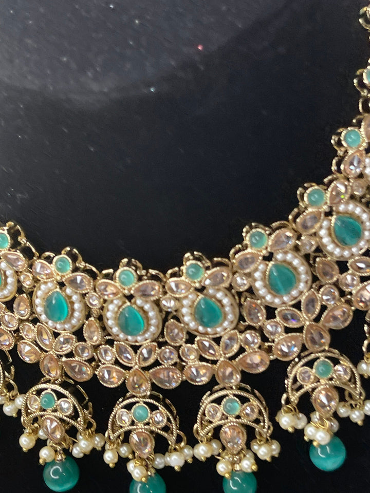 Izhaar Indian Polki Kundan Necklace with Earrings Tikka / Wedding Jewelry/ Traditional Jewelry/ Bollywood set/ Indian wedding set Muskaan