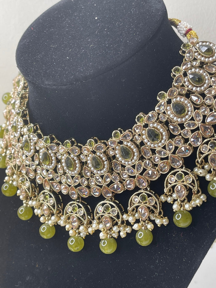 Izhaar Indian Polki Kundan Necklace with Earrings Tikka / Wedding Jewelry/ Traditional Jewelry/ Bollywood set/ Indian wedding set Muskaan