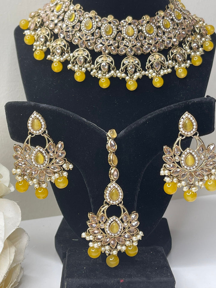 Izhaar Indian Polki Kundan Necklace with Earrings Tikka / Wedding Jewelry/ Traditional Jewelry/ Bollywood set/ Indian wedding set Muskaan