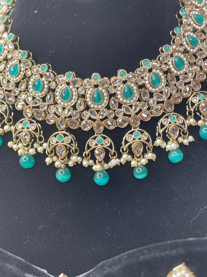 Izhaar Indian Polki Kundan Necklace with Earrings Tikka / Wedding Jewelry/ Traditional Jewelry/ Bollywood set/ Indian wedding set Muskaan