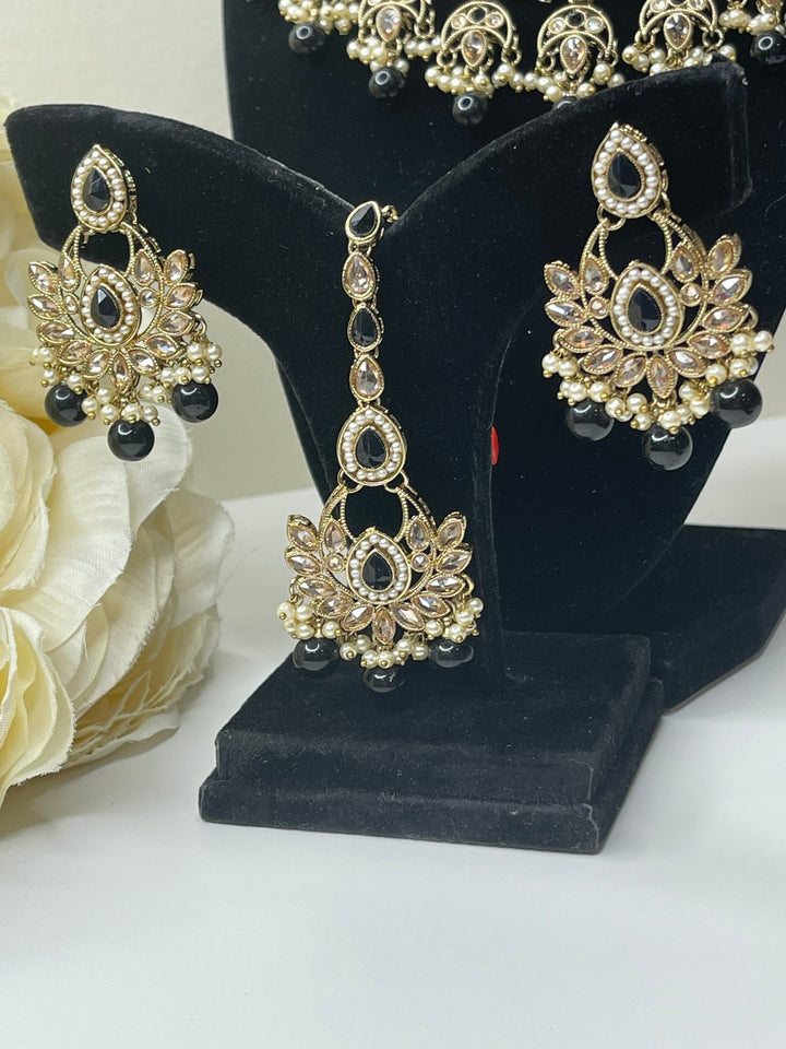 Izhaar Indian Polki Kundan Black Necklace with Earrings Tikka / Wedding Jewelry/ Traditional Jewelry/ Bollywood set/  wedding set Muskaan