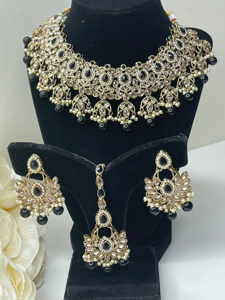 Izhaar Indian Polki Kundan Black Necklace with Earrings Tikka / Wedding Jewelry/ Traditional Jewelry/ Bollywood set/  wedding set Muskaan