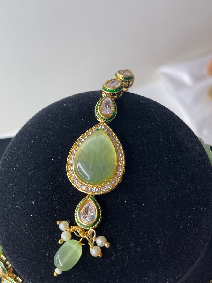 Kareena Kundan Set