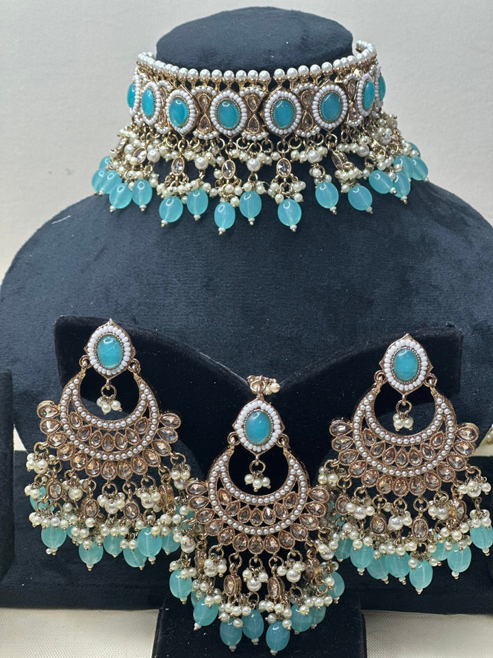 Iniya Necklace Set