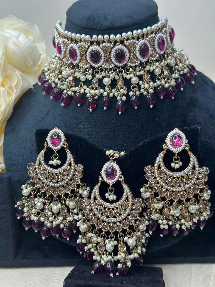 Iniya Necklace Set