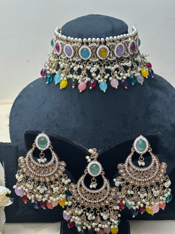Iniya Necklace Set