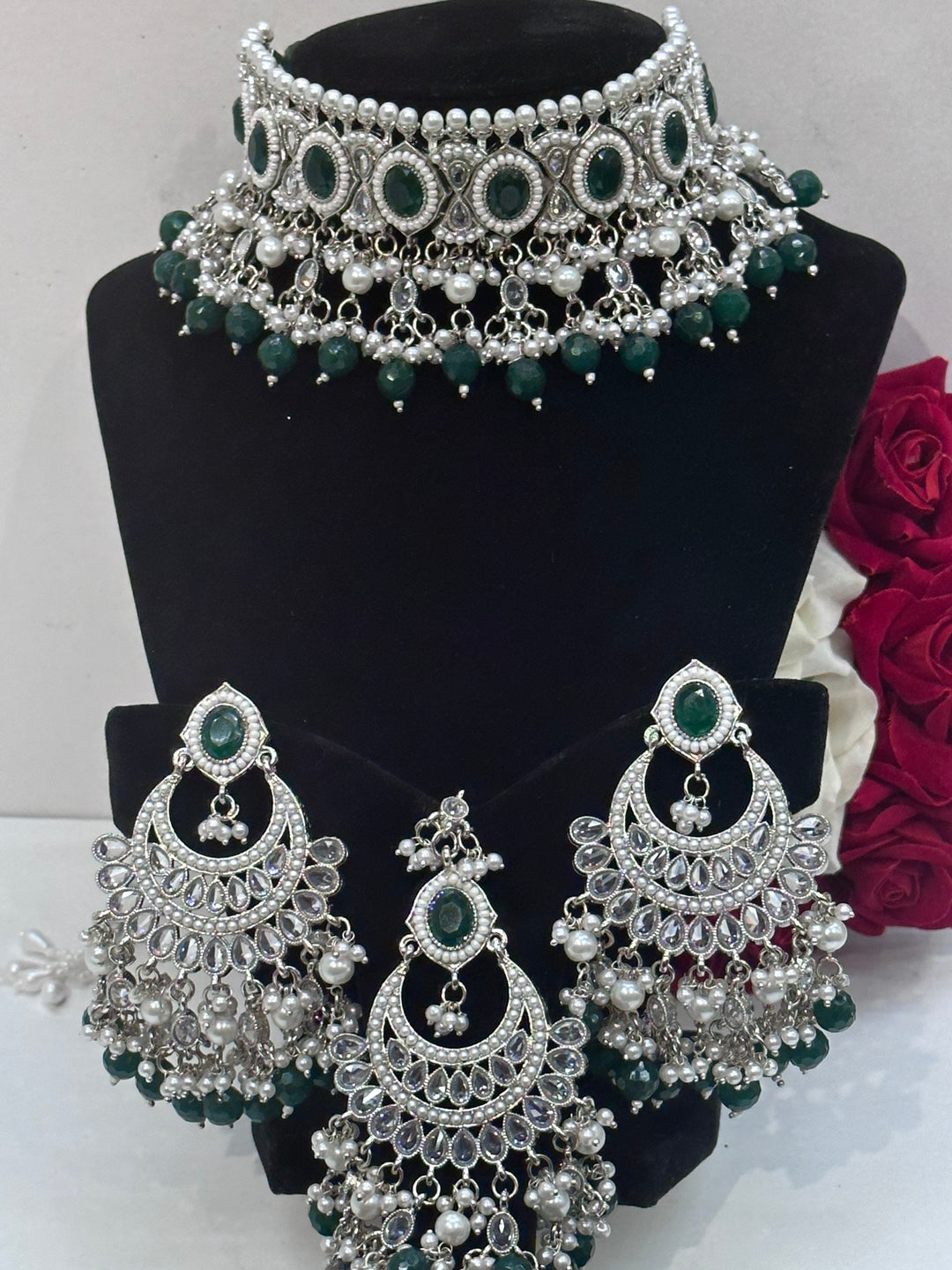 Iniya Necklace Set