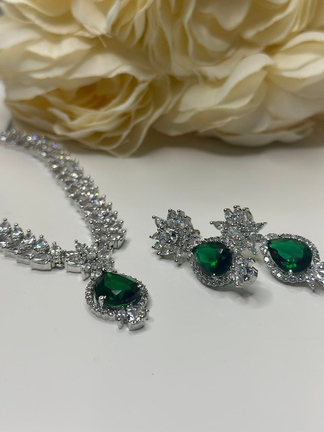 Izhaar Indian AD Emerald Necklace with Earrings / Wedding Jewelry/ Traditional Jewelry/ Bollywood set/ Indian Pakistani wedding set / CZ set