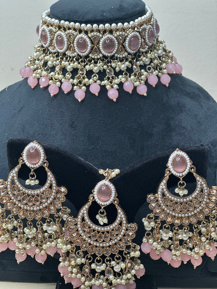 Iniya Necklace Set