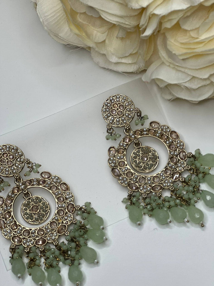 Izhaar Classic Pearl Kundan Jhumka Earring Set