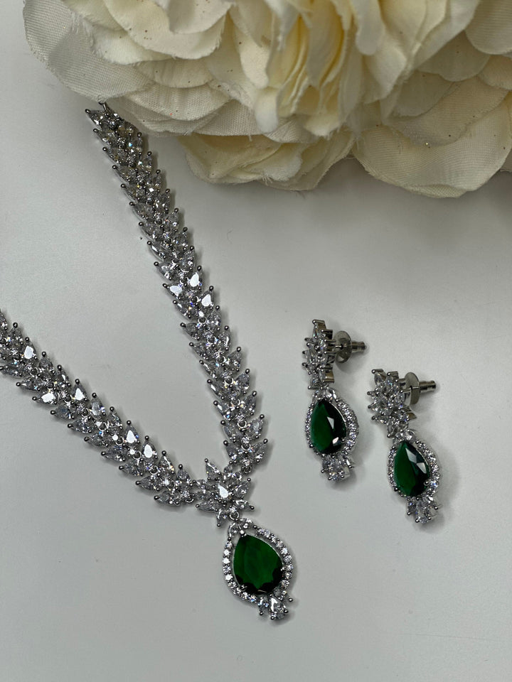 Izhaar Indian AD Emerald Necklace with Earrings / Wedding Jewelry/ Traditional Jewelry/ Bollywood set/ Indian Pakistani wedding set / CZ set