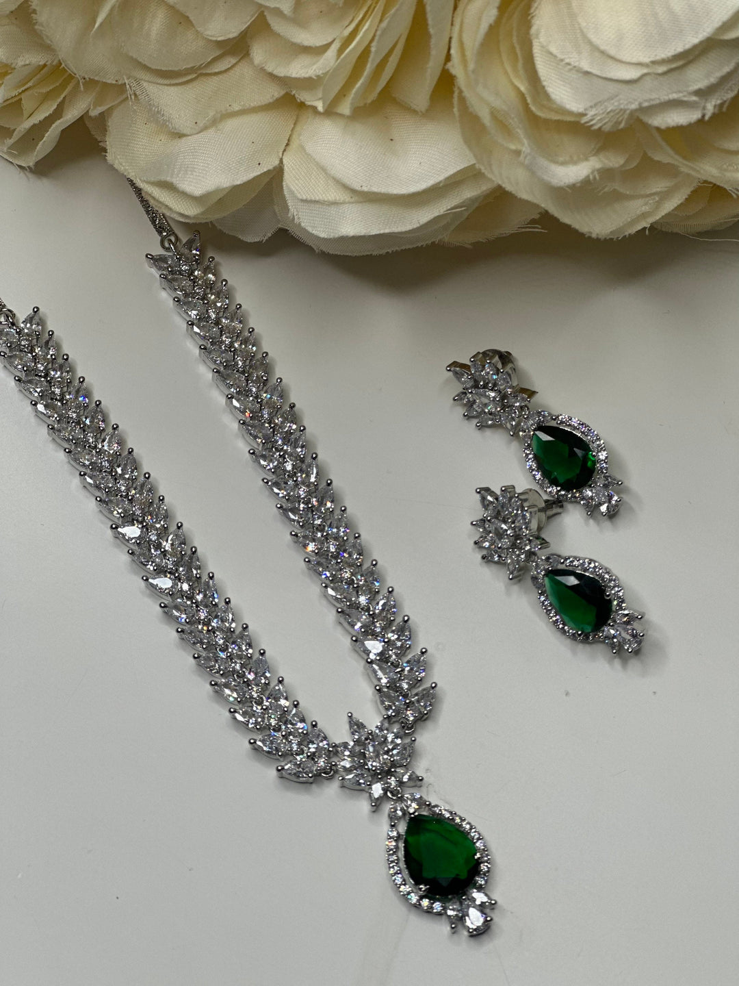 Izhaar Indian AD Emerald Necklace with Earrings / Wedding Jewelry/ Traditional Jewelry/ Bollywood set/ Indian Pakistani wedding set / CZ set