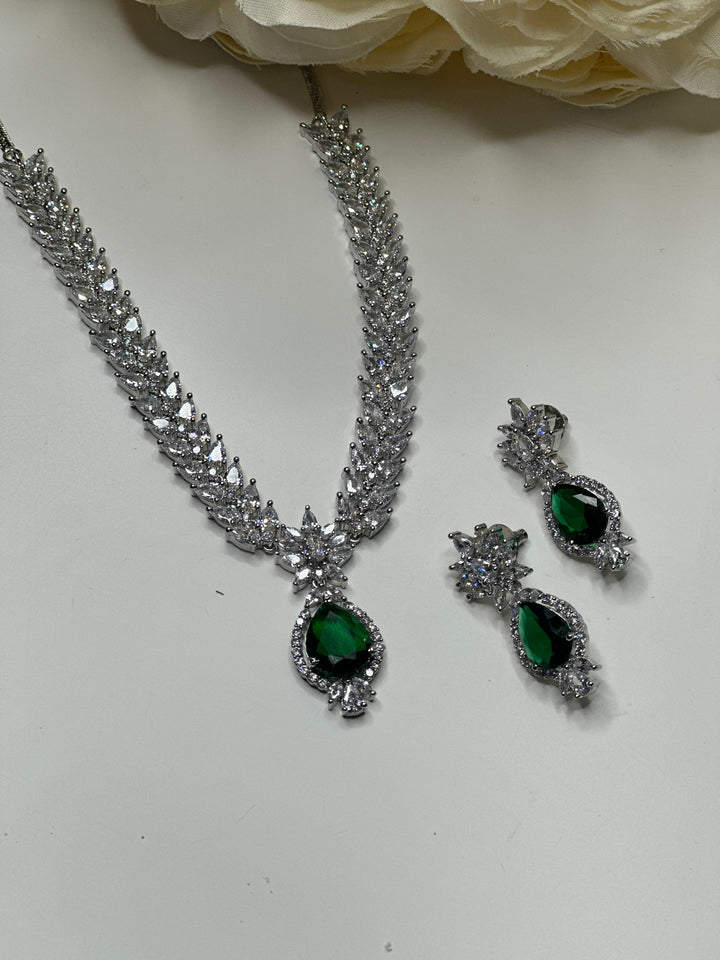 Izhaar Indian AD Emerald Necklace with Earrings / Wedding Jewelry/ Traditional Jewelry/ Bollywood set/ Indian Pakistani wedding set / CZ set