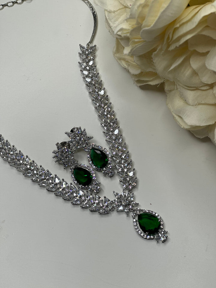 Izhaar Indian AD Emerald Necklace with Earrings / Wedding Jewelry/ Traditional Jewelry/ Bollywood set/ Indian Pakistani wedding set / CZ set