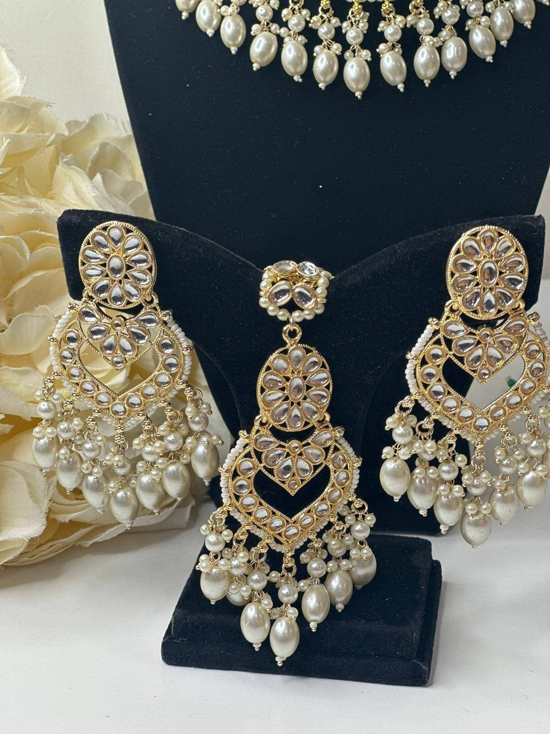 Izhaar Indian White Color Polki Kundan Necklace with Earrings Tikka /Wedding Jewelry/ Traditional Jewelry/Bollywood set/Indian Wedding Set.