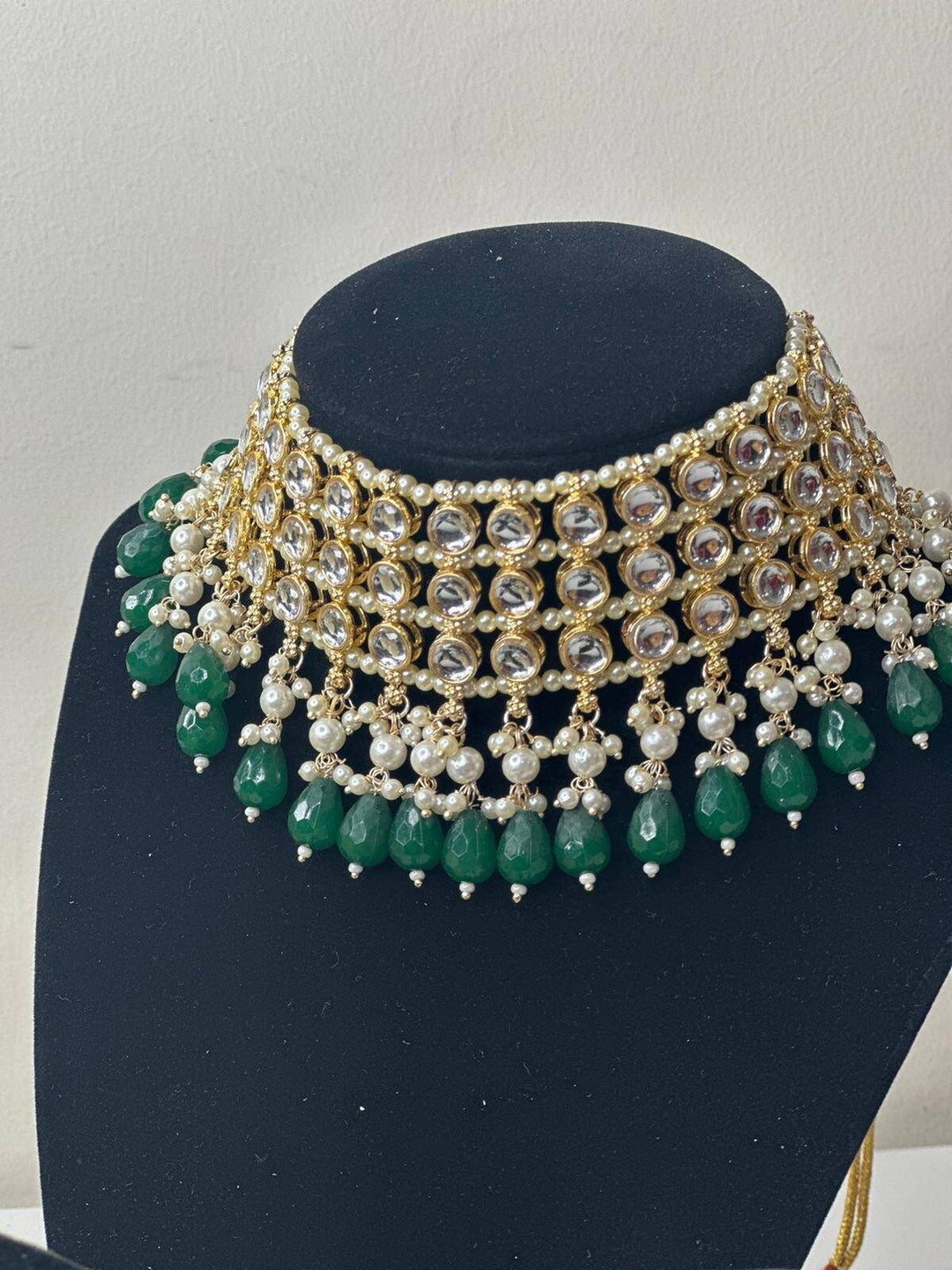 Izhaar Indian Green Color Polki Kundan Necklace with Earrings Tikka /Wedding Jewelry/ Traditional Jewelry/Bollywood set/Indian Wedding Set.